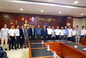 Toyota Việt Nam thăm và làm việc tại Trường Đại học Vinh