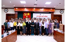 Hội khuyến học Hội thương gia Đài Loan tại Việt Nam trao học bổng tài trợ cho các học viên cao học và nghiên cứu sinh năm 2023